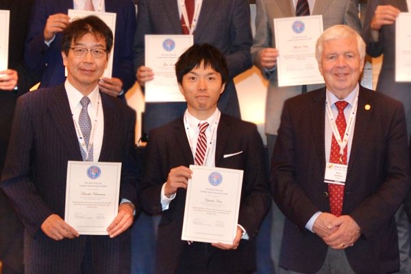 整形外科学の堀悠介大学院生、星野雅俊講師、中村博亮教授らのグループが「国際腰椎学会の優秀論文賞 (ISSLS Prize 2019）」を受賞しました